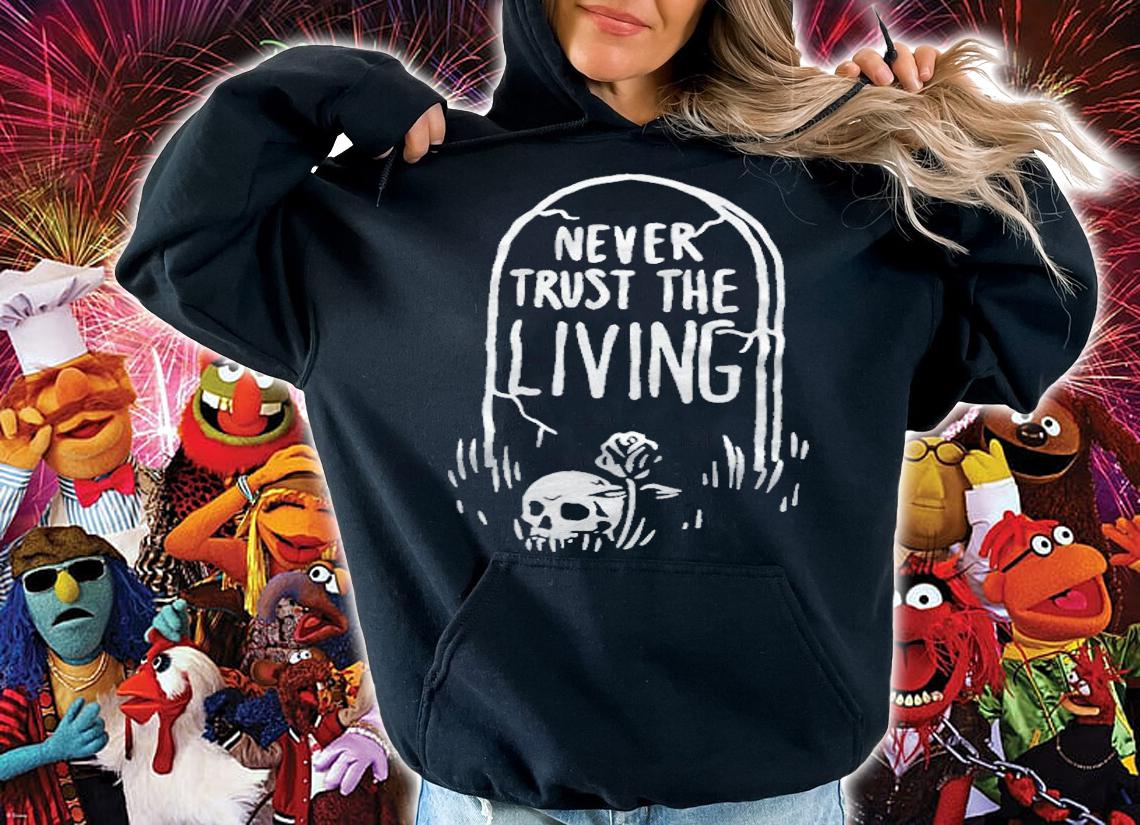 Beetlejuice never trust the living T-shirt t-shirt