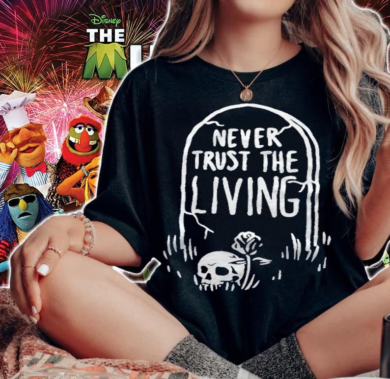 Beetlejuice never trust the living T-shirt t-shirt