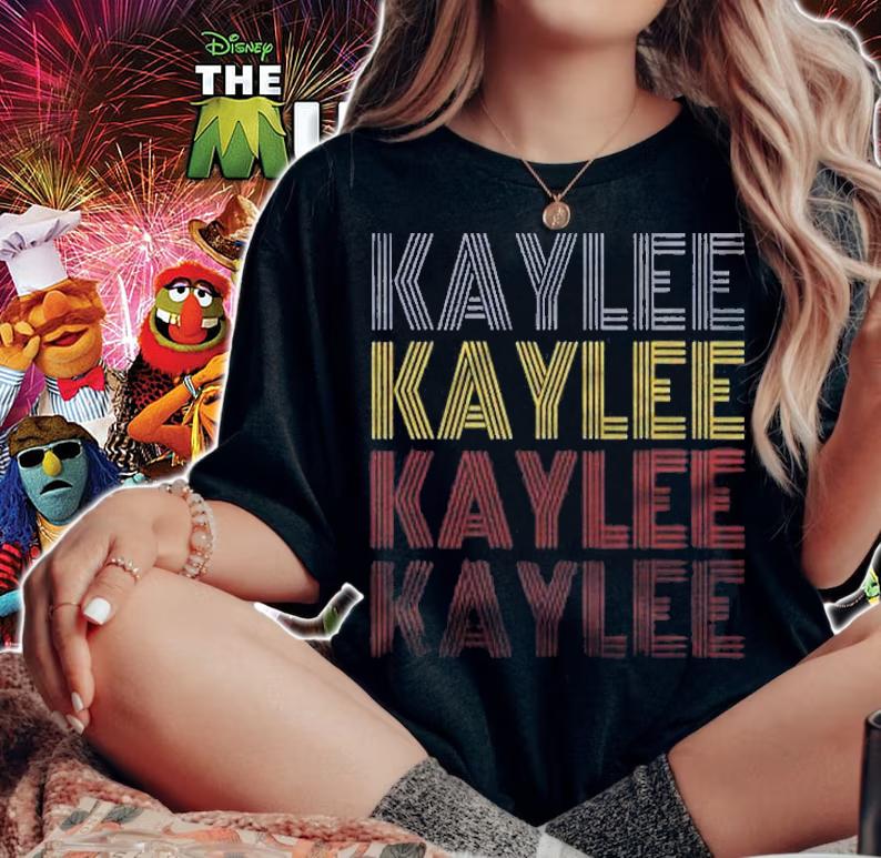 Graphic 365 First Name Kaylee Retro Pattern Vintage Style Shirt t-shirt woman shirt