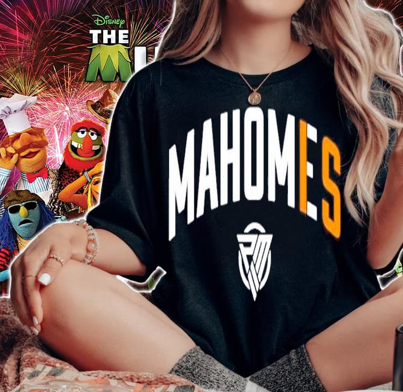 Jackson Mahomes Wearing Mahomes Shirt t-shirt woman shirt