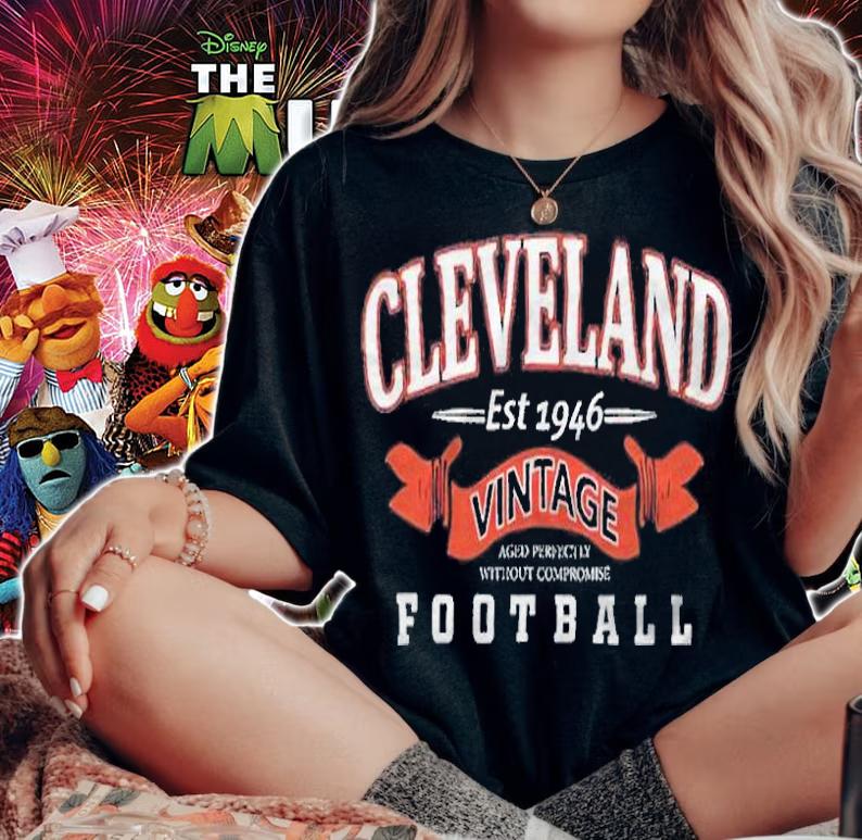 Cleveland est 1946 vintage football T-shirt