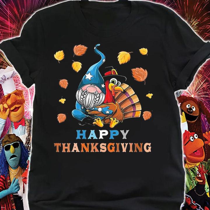 Cute Gnome Hugs Turkey Happy Thanksgiving T-Shirt
